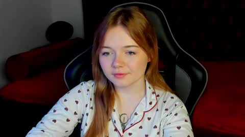 elinavale online show from 04/28/26, 05:18