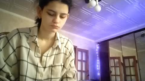 Lola online show from 11/29/25, 07:22