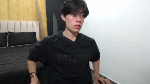 Snapshot of elio_collem chatting on 12/12/24, 08:57 ELIO online show from 12/12/24, 08:57