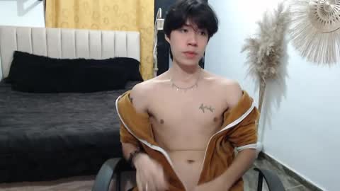 Snapshot of elio_collem chatting on 05/21/26, 02:51 ELIO online show from 05/21/26, 02:51