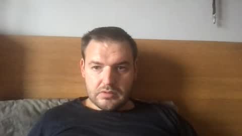 Snapshot of eliot26 chatting on 09/20/25, 01:01 e26 online show from 09/20/25, 01:01