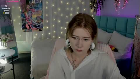 Snapshot of elira_vane chatting on 07/05/26, 03:02 Elira Vane online show from 07/05/26, 03:02