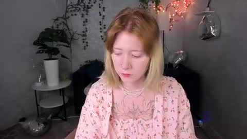 Snapshot of elira_vane chatting on 07/15/26, 03:01 Elira Vane online show from 07/15/26, 03:01