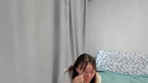 Elis online show from 10/31/25, 01:17