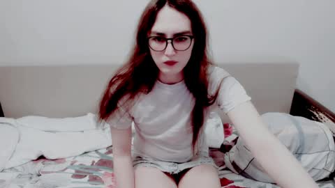 Snapshot of elisa_2001 chatting on 05/25/26, 06:19 Liza online show from 05/25/26, 06:19