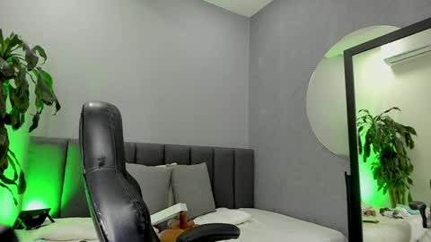 Elisa online show from 01/19/25, 07:26