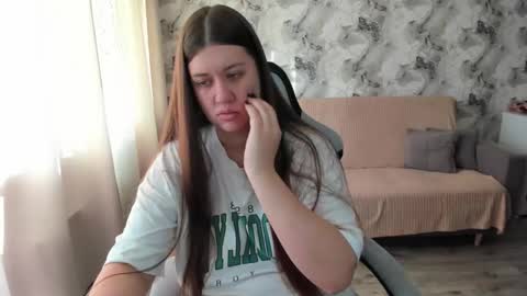 Snapshot of elisa_kollin chatting on 10/03/25, 10:01 Aletta Oushen online show from 10/03/25, 10:01
