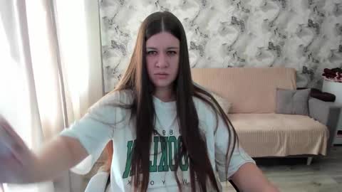 Snapshot of elisa_kollin chatting on 10/14/25, 06:58 Aletta Oushen online show from 10/14/25, 06:58