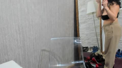 Snapshot of elisabaxter chatting on 02/25/25, 02:58 Maria online show from 02/25/25, 02:58