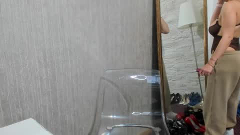 Snapshot of elisabaxter chatting on 03/03/25, 05:53 Maria online show from 03/03/25, 05:53