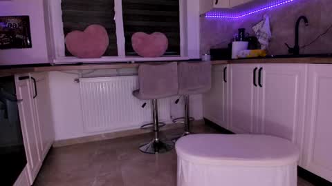 elisabeth_jason online show from 04/23/26, 04:35