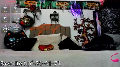 Elizabeth  online show from 10/16/25, 10:05