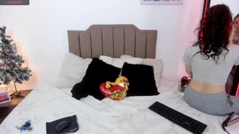 Elizabeth  online show from 12/14/25, 10:09