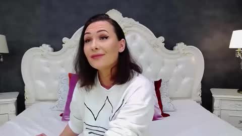 Snapshot of elisabethswan chatting on 02/02/26, 09:08 Krissy online show from 02/02/26, 09:08