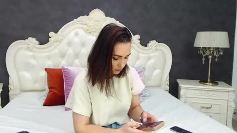 Snapshot of elisabethswan chatting on 03/02/26, 08:54 Krissy online show from 03/02/26, 08:54