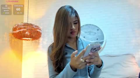 Snapshot of elise_diamond chatting on 10/24/25, 11:34 Elise diamond online show from 10/24/25, 11:34