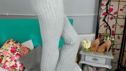 Snapshot of eliseshining chatting on 01/09/25, 12:41 Elise online show from 01/09/25, 12:41