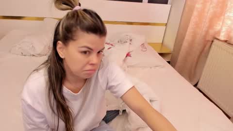 Elly online show from 03/23/26, 10:30