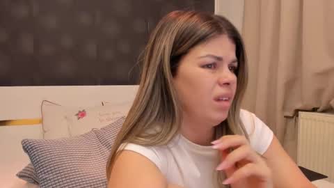 Elly online show from 03/24/26, 10:48