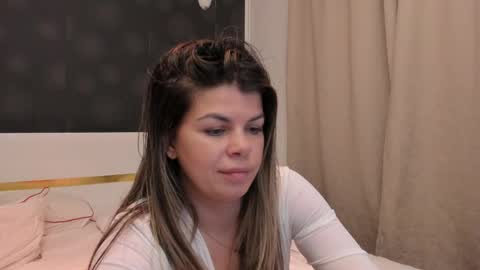 Elly online show from 04/17/26, 07:28