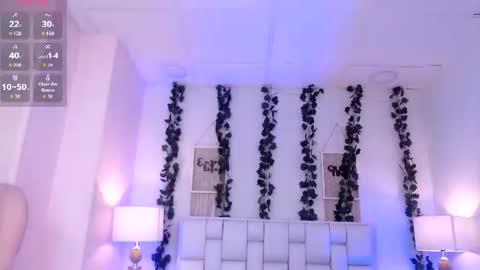 Snapshot of elisevalmont chatting on 06/20/26, 03:20 ELISE online show from 06/20/26, 03:20