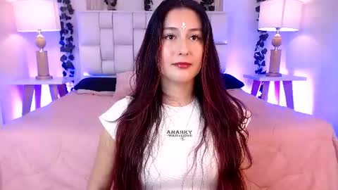 Snapshot of elisevalmont chatting on 06/24/26, 03:27 ELISE online show from 06/24/26, 03:27