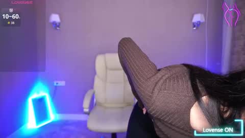 elisevelour online show from 12/04/25, 01:53