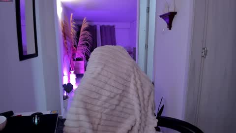 Snapshot of elissa_dominguez chatting on 05/16/26, 03:36 Elissa online show from 05/16/26, 03:36