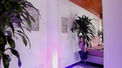 Snapshot of elissa_sexygirl chatting on 09/28/25, 04:23 elissa_sexygirl online show from 09/28/25, 04:23