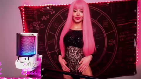 Petite Yumi online show from 03/07/25, 12:15