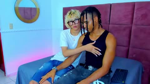 Valentino Konny y Jhon online show from 05/08/26, 01:00
