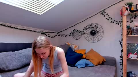Snapshot of eliteeros chatting on 05/30/26, 12:13 EliteEros online show from 05/30/26, 12:13