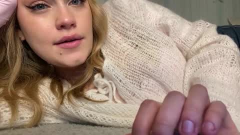 Stephanie online show from 01/06/26, 01:26