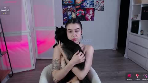 Snapshot of eliza_benet_ chatting on 02/07/25, 06:24 Ari online show from 02/07/25, 06:24