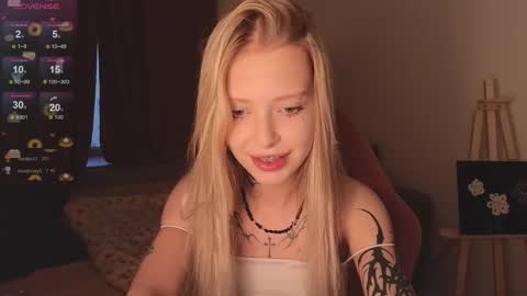 Elizabeth online show from 11/18/25, 12:42