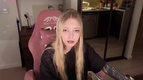 Elizabeth online show from 01/06/26, 04:32