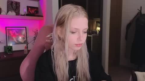 Elizabeth online show from 03/13/26, 04:24