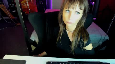 Snapshot of elizabe_th chatting on 02/01/25, 09:19 Elizabethangel online show from 02/01/25, 09:19