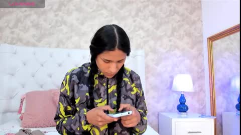 Snapshot of elizabet_taylor_ chatting on 01/04/25, 01:53 Elizabet Taylor online show from 01/04/25, 01:53