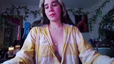 Elizabeth online show from 10/13/25, 08:20