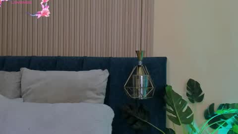 elizabeth online show from 10/28/25, 07:05