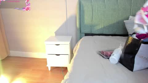 elizabeth online show from 11/04/25, 07:02