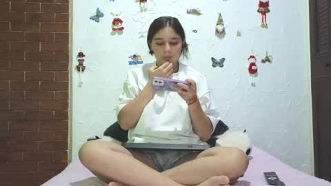 Snapshot of elizabeth_evanz chatting on 12/10/24, 08:38 elizabeth online show from 12/10/24, 08:38