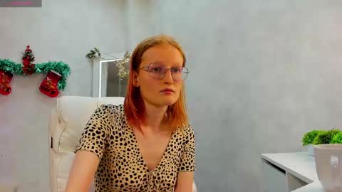 Snapshot of elizabeth_harpper chatting on 12/28/24, 02:53 Elizabeth online show from 12/28/24, 02:53