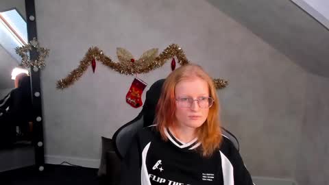 Snapshot of elizabeth_harpper chatting on 01/14/25, 08:31 Elizabeth online show from 01/14/25, 08:31