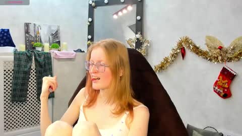 Snapshot of elizabeth_harpper chatting on 01/18/25, 11:32 Elizabeth online show from 01/18/25, 11:32