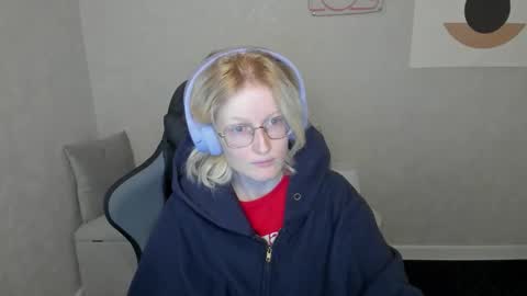 Snapshot of elizabeth_harpper chatting on 09/12/25, 12:22 Elizabeth online show from 09/12/25, 12:22