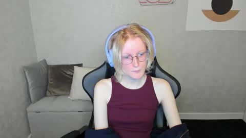 Snapshot of elizabeth_harpper chatting on 09/24/25, 02:04 Elizabeth online show from 09/24/25, 02:04