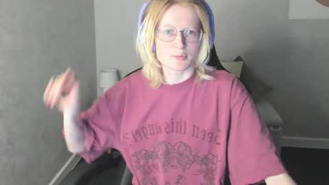 Elizabeth online show from 12/05/25, 02:09