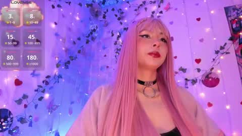    Independent Model online show from 10/20/25, 11:32